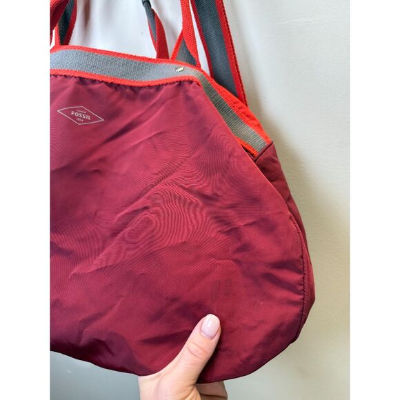 Fossil Duffle Bag Women’s 21x13 Burgundy Double Handles Travel Luggage Carryall - Picture 3 of 3